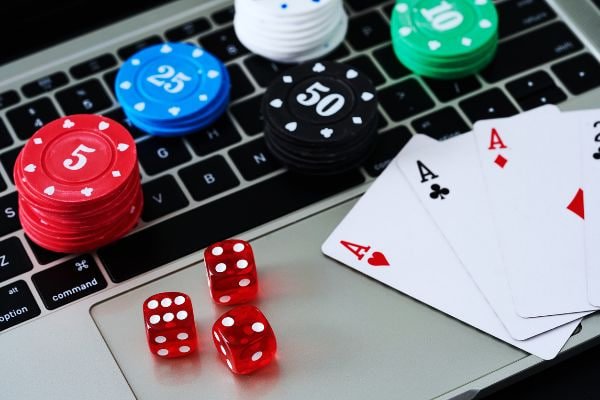 Caishen Wins live dealer table interface on legototo77